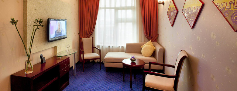 Monolit Plaza Hotel