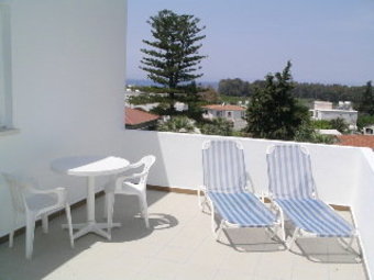 Renos Hotel Apts