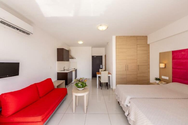Hotel Papantonia Apts