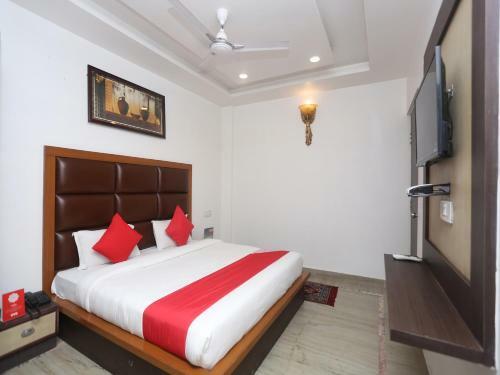 Capital O 19743 Hotel Taj Green