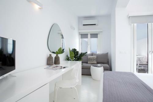 Hostal May Seven Suites - Adults Only