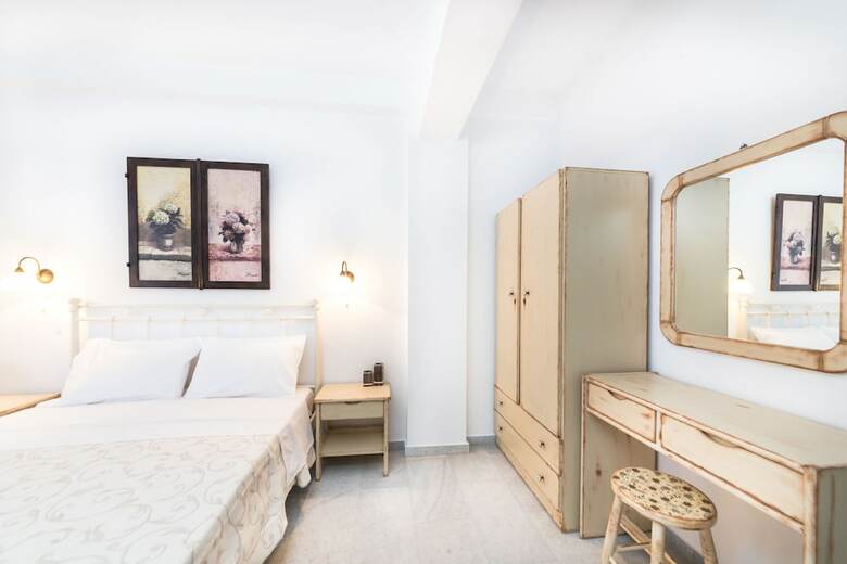 Fragias Studios & Apartments