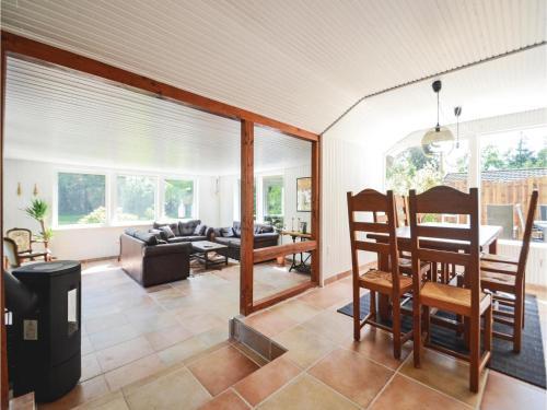 Four-bedroom Holiday Home In Vaggerlose