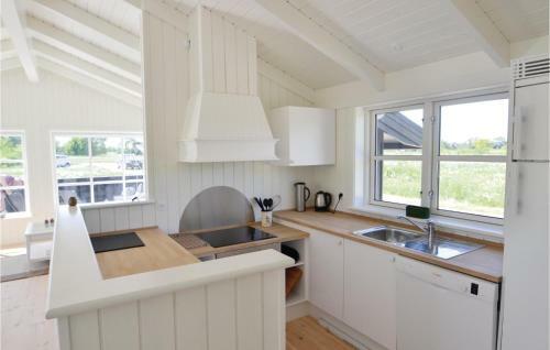 Three-bedroom Holiday Home In Grenaa