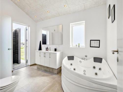 Four-bedroom Holiday Home In Haderslev
