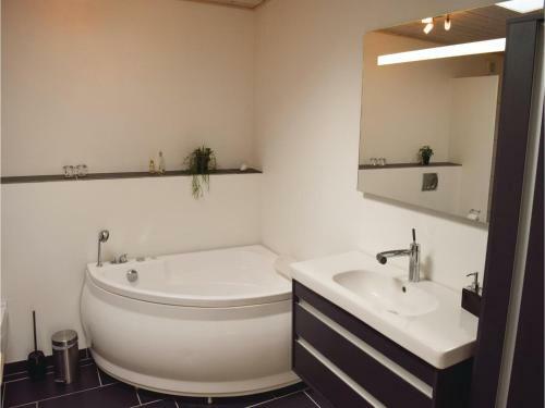 Three-bedroom Holiday Home In Hadsund