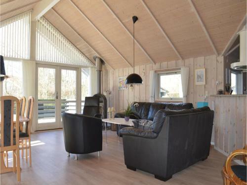 Four-bedroom Holiday Home In Hals