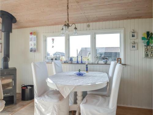 Three-bedroom Holiday Home In Hjorring