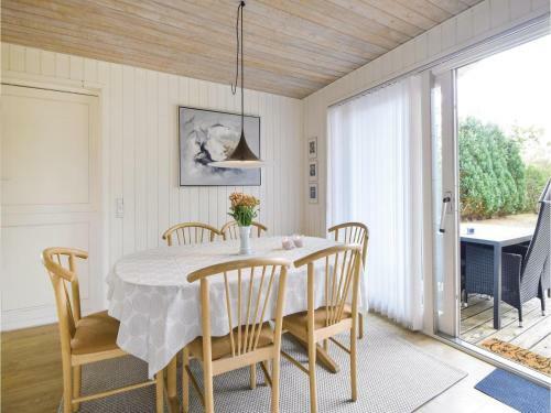 Three-bedroom Holiday Home In Juelsminde