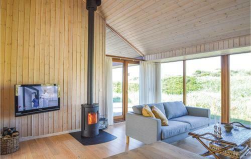 Five-bedroom Holiday Home In Lokken