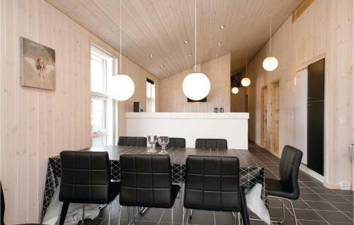 Four-bedroom Holiday Home In Lokken