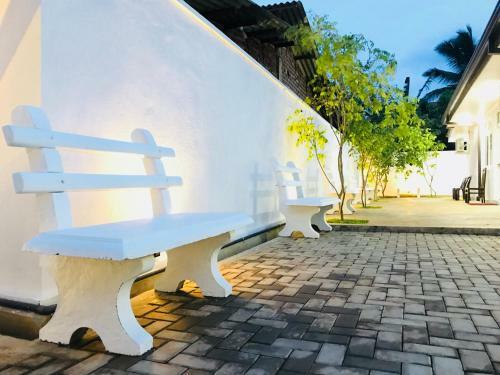 Hostal Royal White Tourist Rest