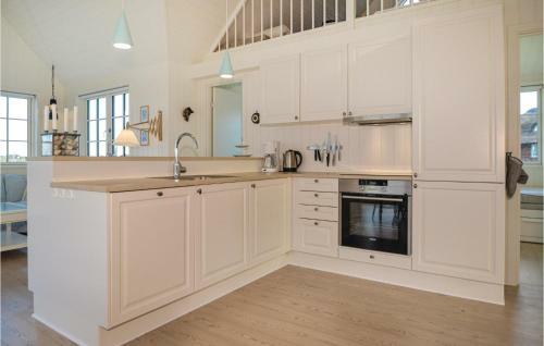 Three-bedroom Holiday Home In Blavand