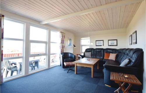 Four-bedroom Holiday Home In Blavand