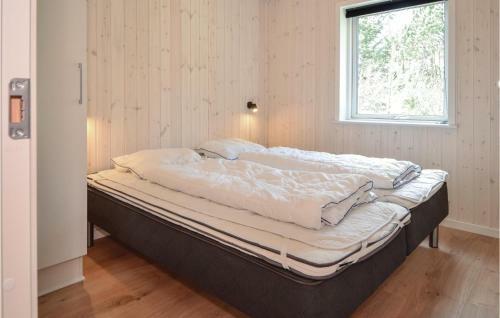 Five-bedroom Holiday Home In Blavand