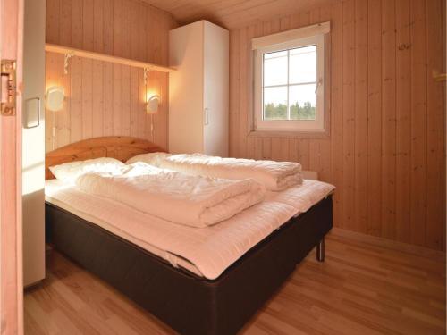Six-bedroom Holiday Home In Blavand