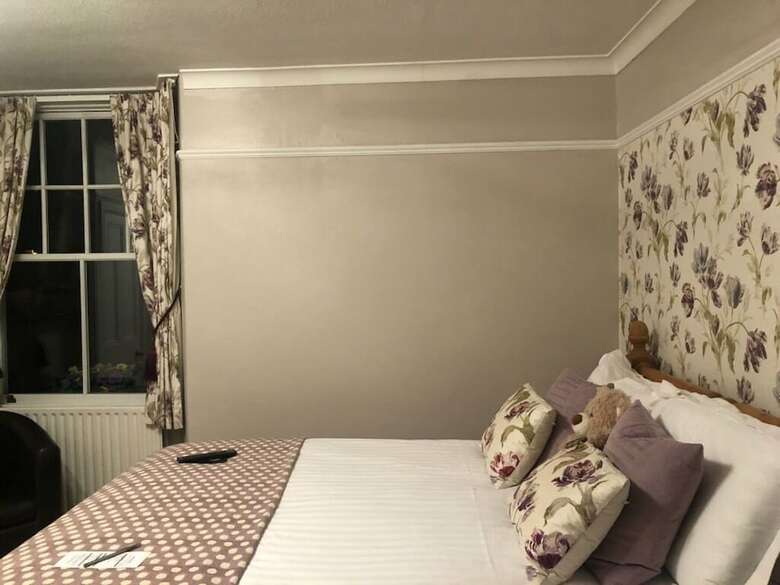Hostal Montfort Cottage Guest House