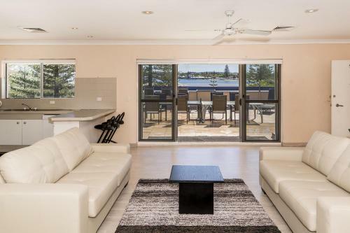 Lakeshore Apartments - Unit 5