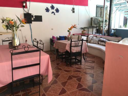 Hostal Hotel Cafe Del Mar, En Valle Pura Vida