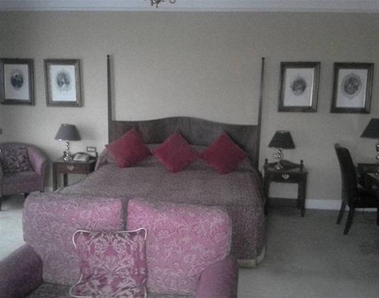 Hotel Blarney Woollen Mills