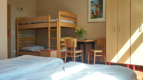 Happy Go Lucky Hotel + Hostel Sch�neberg
