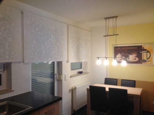 S_hisli Ferienhaus Neuenburg _ Per
