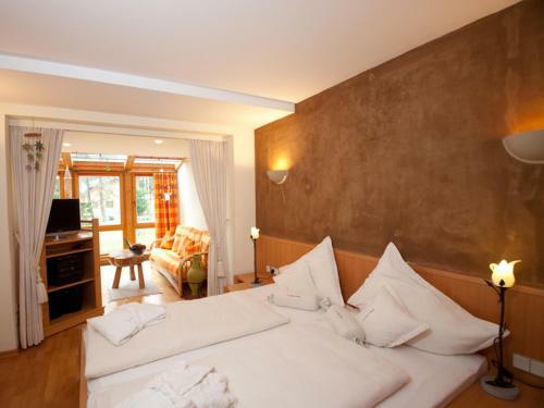 Harmony's Hotel Pr�gant