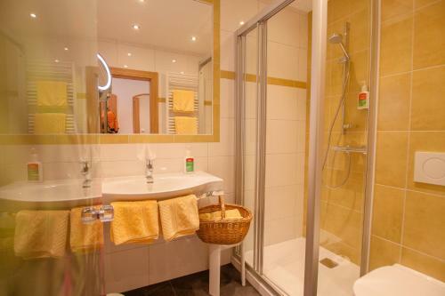Harmony's Hotel Pr�gant