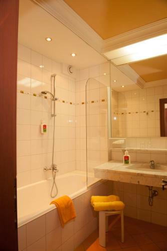 Harmony's Hotel Pr�gant