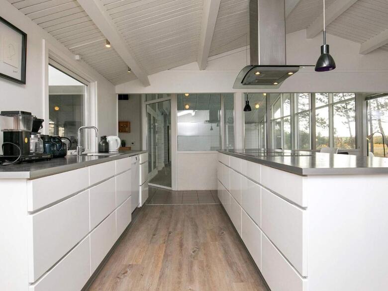 Six-bedroom Holiday Home In Humble