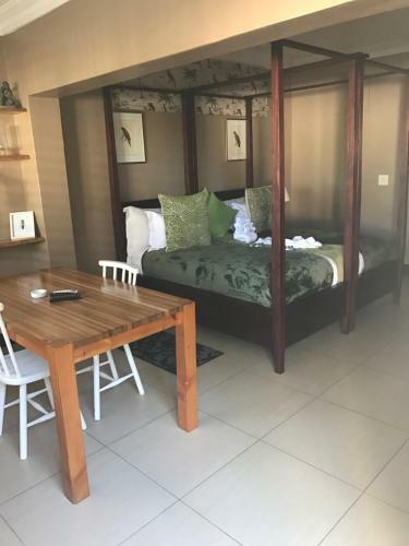 Hostal Charmoy Estate