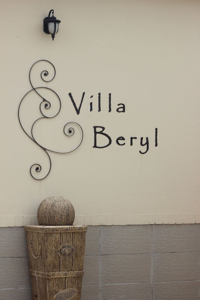 Hostal Villa Beryl Guesthouse