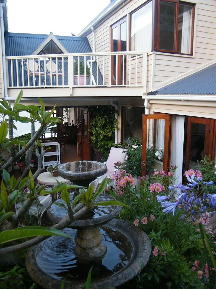 Hostal Tranquility Guest House