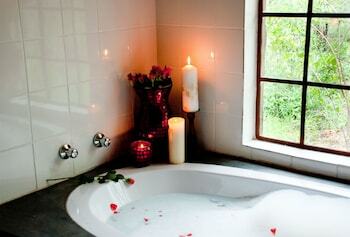 Shikwari Bush Lodge & Pangolin Bush Camp