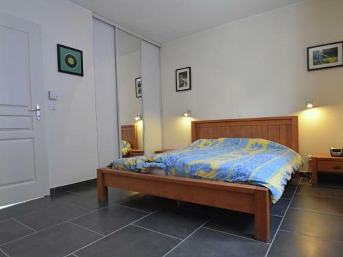 Charming Villa In Escales With Jacuzzi