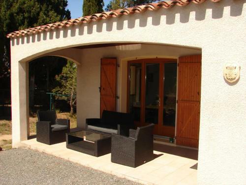 Spacious Holiday Home In Escales With Private Swimming Pool