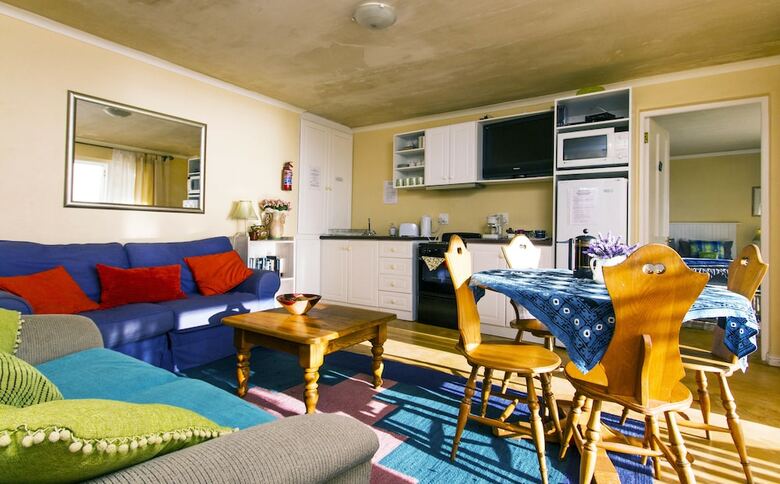 Hostal Albatross Guest House