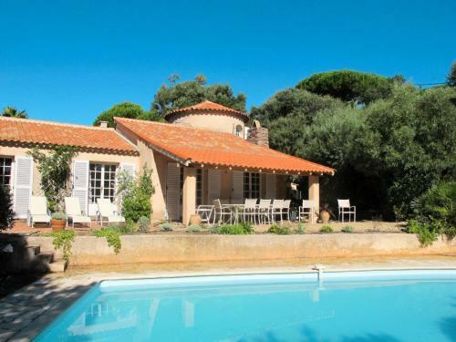 Holiday Home Le Grand Bleu (max100)