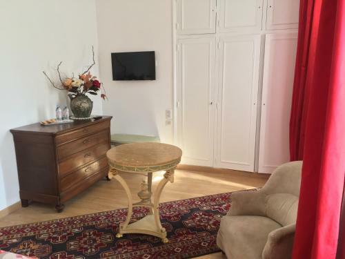 La Maison Carr�: Studios De Charme