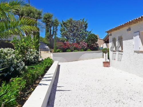 Holiday Home Les Arbousiers