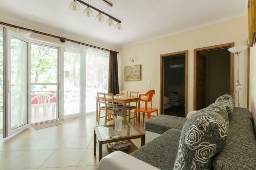 Kenese Gy�ngye Apartmanh�z
