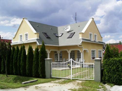 Pacsirta Apartman