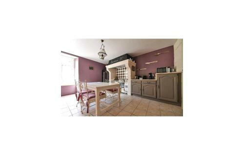 Four-bedroom Holiday Home In Sauzet