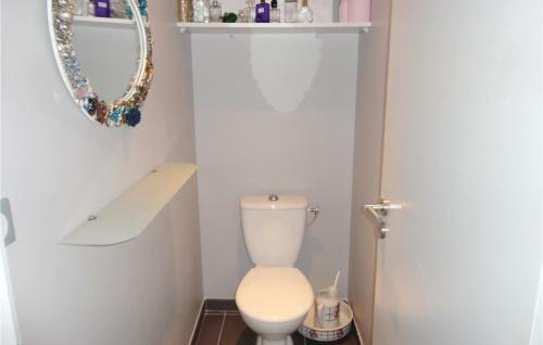 Two-bedroom Apartment In Sauvian