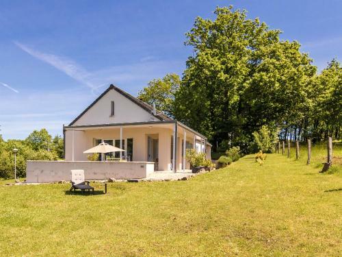 Comfortable Villa In Sioniac Limousin With Terraces