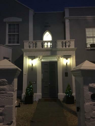Hostal The Ibrox Lodge