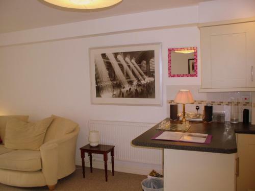 Pembroke Court Apartment