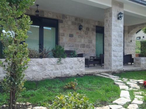 Apartamentos Ljuta Studios