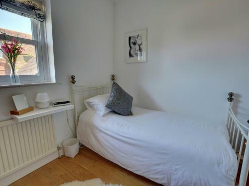 Nice Apartment In Deal Kent With Parking