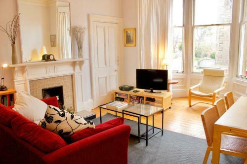 Character Apartment In The Heart Of Morningside